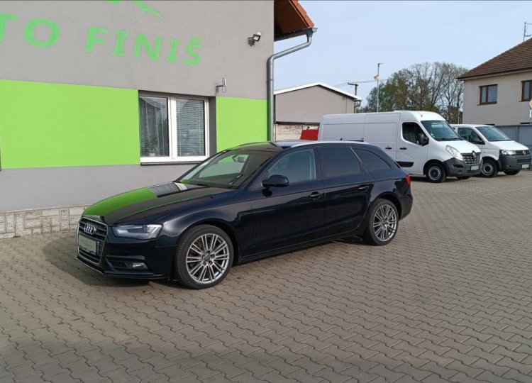 Audi A4 Avant, 3,0 TDi Serviska, 2xALU kola