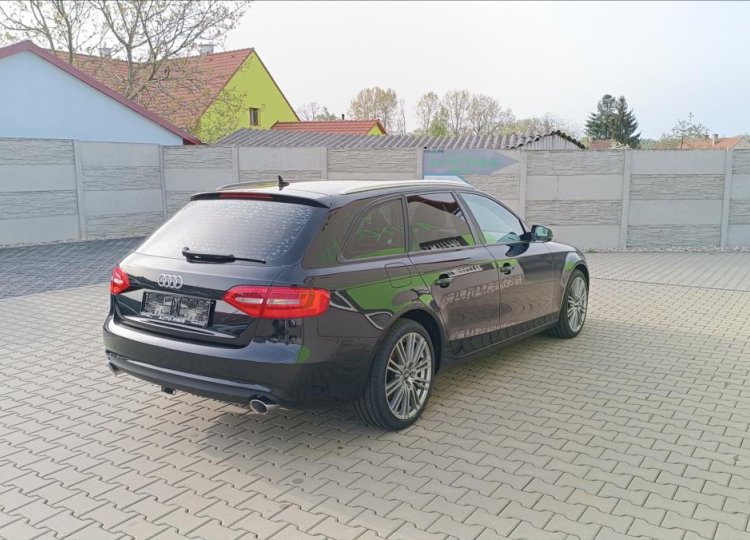 Audi A4 Avant, 3,0 TDi Serviska, 2xALU kola