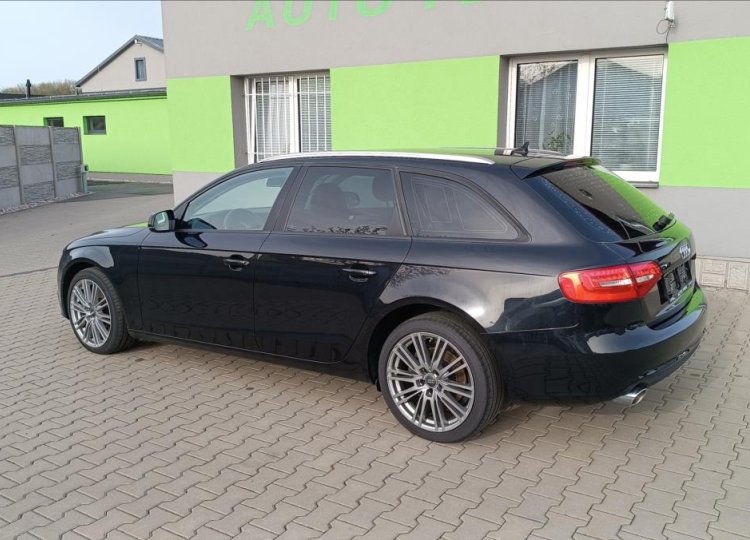 Audi A4 Avant, 3,0 TDi Serviska, 2xALU kola