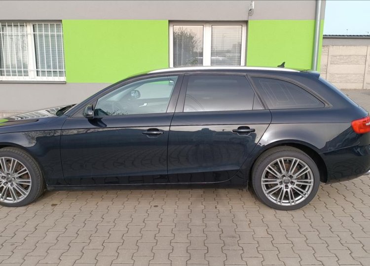 Audi A4 Avant, 3,0 TDi Serviska, 2xALU kola