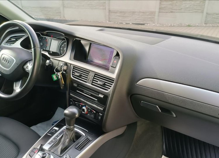 Audi A4 Avant, 3,0 TDi Serviska, 2xALU kola